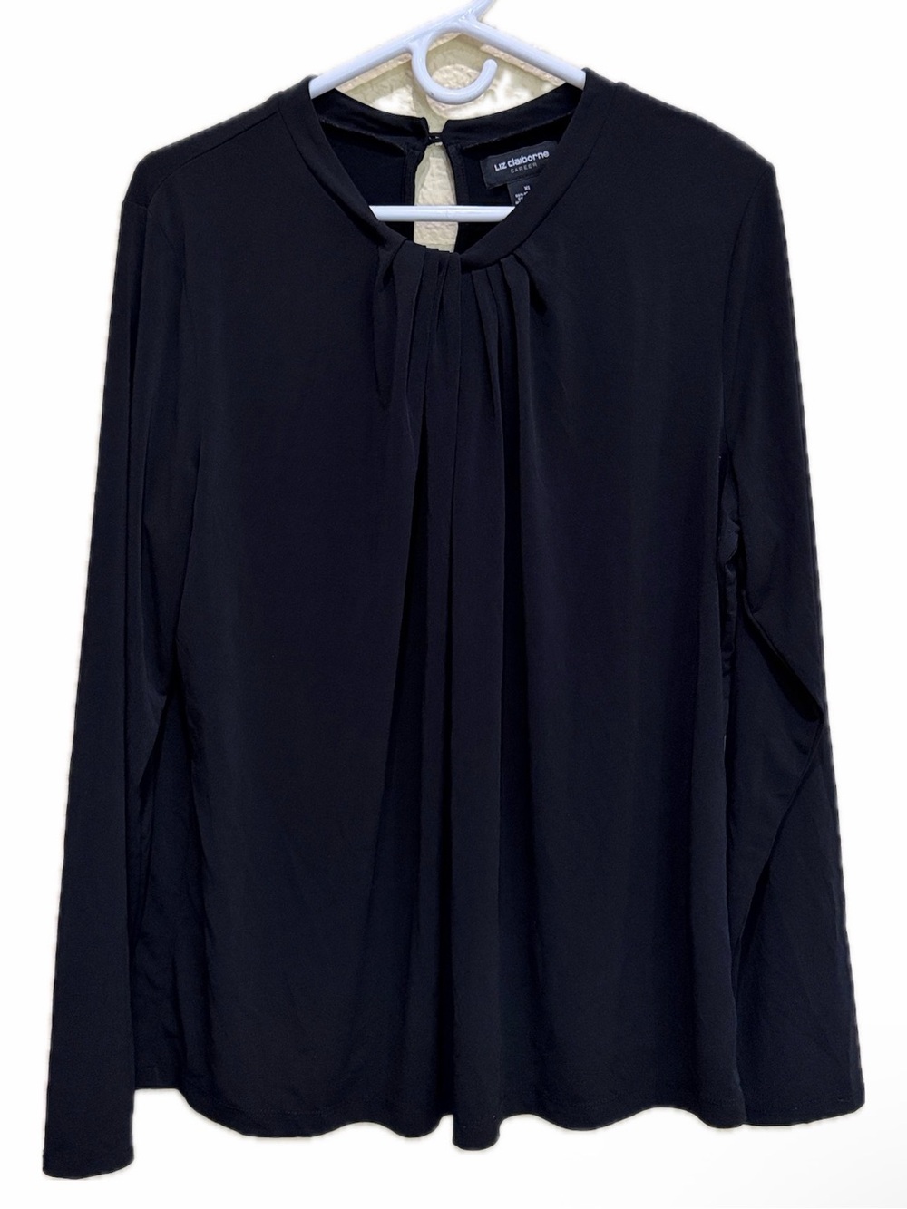 Liz Claiborne Black Pleated Front Long-Sleeve Top